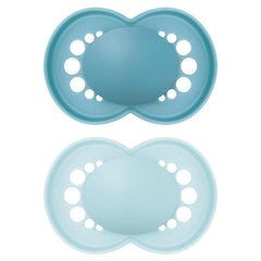 Suzete MAM Original, pachet de 2, suzete pentru bebeluși prietenoase cu dinții, fabricate din materiale sustenabile și bioregenerabile, tetine din silicon MAM SkinSoft, cu cutie pentru suzetă, 6-16 luni, albastru/albastru deschis