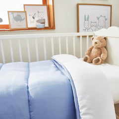 Pikolin Home - Plapumă reversibilă 300 G - Umplutură nordică bicoloră - Pentru pătuț 60 - Umplută cu pene, caldă, respirabilă, albastru/alb, 100 X 120 cm Plapumi si pilote Naty Shop