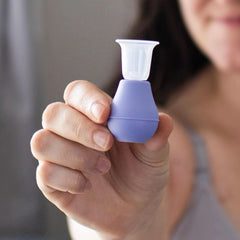 Lansinoh Latch Assist Nipple Everter with Case for Breastfeeding Mums, Offers Temporary Correction of Flat or Inverted Nipples, 2 Size Cones within the Pack and Hygienic Carry Case Breastfeeding Accessories Bebe Naty Shop