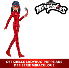 BANDAI - Figur - Miraculous Ladybug - Ankleidepuppe - 26 cm - Ladybug mit ihrem Yoyo im Telefonmodus - Neues Kostüm mit Vinyl-Effekt - P50028