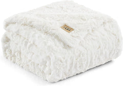 UGG Adalee 10483 Soft Faux Fur Throw Blanket, Reversible, Luxurious, Cosy, Fluffy, Fluffy, Hotel Style, Boho, Home Decoration, Soft, Luxurious, Comfortable Blankets For Couch, 178 X 127 Cm, Paturi si Cuverturi UGG Fildeș