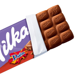 & Daim 1 x 100g I Alpine milk chocolate I with pieces of caramel and almonds I 100% Alpine milk chocolate I Chocolate bar with Daim (Pack of 4)