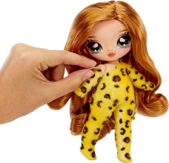 N/A! N/A! N/A! Surprise Fuzzy Surprise Serie 1 - JENNEL Jaguar - 18 cm posierbare Modepuppe - Jaguar-inspired mit beflocktem Körper, Beanie, Brille, Outfit, und Schuhe - Spielzeug für Kinder ab 4+