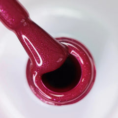 UV nail polish alessandro Striplac Elegant Ruby - Delicate and long-lasting - Easy removal thanks to peel-off removal technology - Vegan and cruelty-free - 8 ml