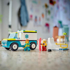 LEGO City Ambulance and Snowboarder, Ambulance Playset with toy car and 2 minifigures, Snowboarder and Paramedic Figure, imaginative gift for boys and girls from 4 years 60403 Building sets Besuche den LEGO-Store