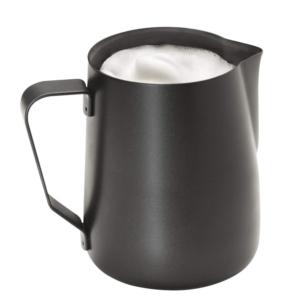 APS Milk Pitcher – Carafă de lapte de înaltă calitate, cu strat antiaderent, fabricată din oțel inoxidabil – Perfectă pentru prepararea spumei de lapte – Carafă universală, neagră, 600 ml