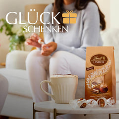 Lindt Chocolate | LINDOR Tiramisu Bag | 137g | 11 Milk Chocolate Balls with Melt-in-your-Mouth Tiramisu Filling | Gift of Chocolate