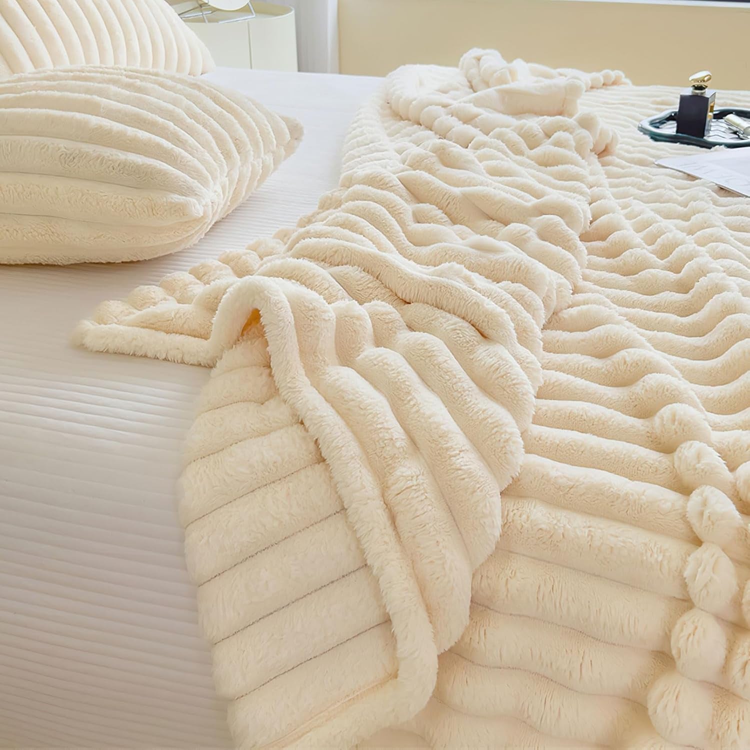 Pătură confortabilă 200X230 Cm - Pătură caldă și pufoasă pentru cuvertură de pat și canapea Pătură pentru mamă, femei și iubită (bej, 200X230Cm) Paturi si Cuverturi KEAYOO