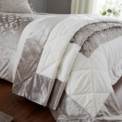 Catherine Lansfield Lattice Cut Velvet, Natural, bedspread - 220X230Cm Beds and Blankets Catherine Lansfield Bedspread 220X230Cm