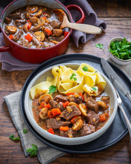 MAGGI Fix for Hungarian Goulash, Würzmischung, mit natürliche Ingredient*, for 4 portions, 1er Pack (1 x 56g Packung)