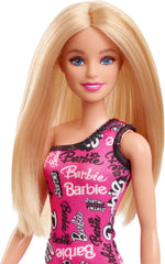 Păpușă Barbie la modă cu păr blond și drept, într-o rochie roz detașabilă cu un singur umăr și pantofi cu logo imprimat, HRH07
