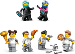 LEGO City F1 Garage with Mercedes-Amg and Alpine Race Cars - Formula 1 Race Car with 2 Drivers and 4 Mechanical Minifigures - Gift for Boys and Girls 7+ and Fans 60444 Besuche den LEGO-Store Building Sets