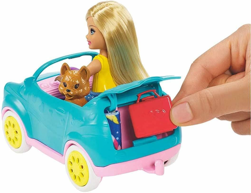 Barbie Chelsea Series, Chelsea Car And Camper Set cu 10+ Barbie Camping Accessories, 1X Chelsea Doll, Teal Car And Pink Mini Camper, Cadouri pentru copii 3+ ani, Fxg90 Papusi Naty Shop