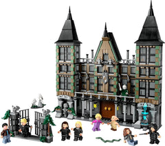 LEGO Harry Potter Malfoy Family Country Estate, fantastic toy to collect and display, gift for boys, girls and fans of the wizarding world, gift idea with 9 minifigures 76453 Building sets Besuche den LEGO-Store
