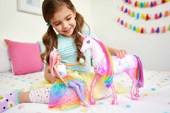 Barbie Dreamtopia Magical Magic Light Unicorn, cu 25+ lumini și sunet, incl. păpușă Barbie și unicorn, cadou pentru copii, jucărie de la 3 ani, GWM78 Papusi Naty Shop