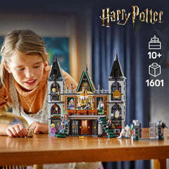 LEGO Harry Potter Malfoy Family Country Estate, fantastic toy to collect and display, gift for boys, girls and fans of the wizarding world, gift idea with 9 minifigures 76453 Building sets Besuche den LEGO-Store