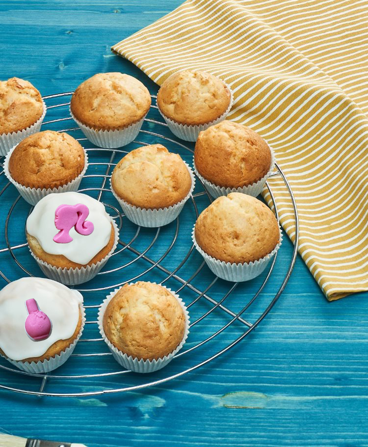 Set 10 decoratiuni comestibile din pasta de zahar, Barbie Decoratiuni din Pasta de Zahar Naty Shop