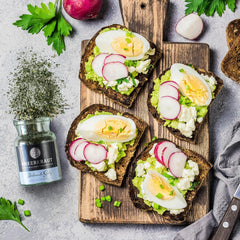 Ankerkraut Bärlauch Salz, Lecker Fleisch und Salat Verfeinern, Knoblauch-like Gesmack Aroma, Kräuter mit Gewürz zum Kochen, 110 g im Corkenglas