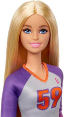 Barbie Made to Move - Păpușă jucătoare de volei cu tricou și minge - 22 de articulații pentru joc realist, include echipament de volei și sport, HKT72