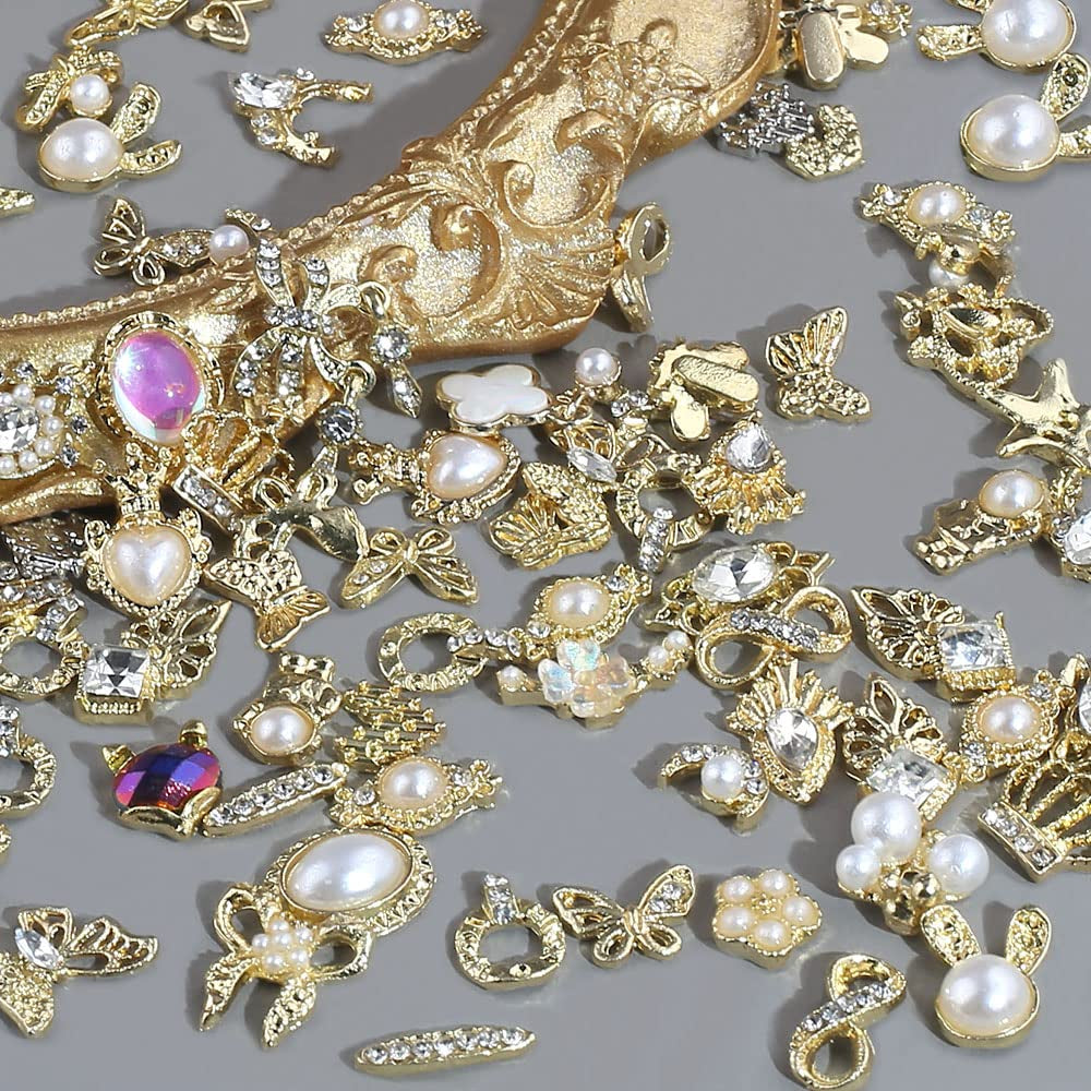 50 Stück Gold Nail Charms,Mix Styles Glitzersteine Nägel Perle Legierung Nagel Steine Blume Schmetterling Strasssteine Nägel Herz Stern Nagel Charms DIY Nail Art Zubehör Frauen Nägel Deko