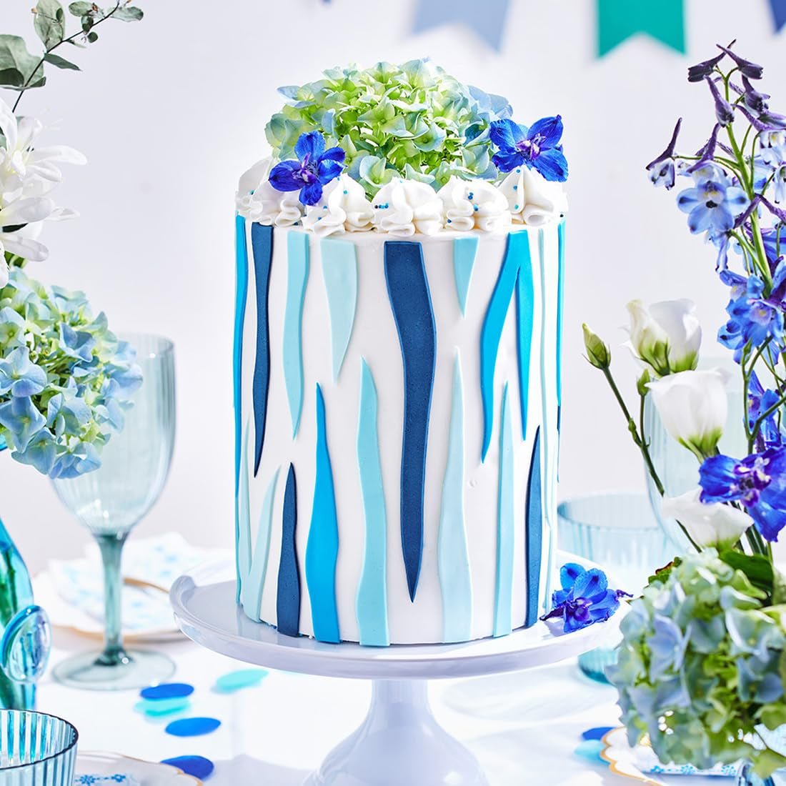 FunCakes Sea Blue fondant rulat: Ușor de utilizat, neted, flexibil, moale și pliabil, perfect pentru decorarea prăjiturilor, halal, kosher și fără gluten. 1 kg Pasta de zahar Naty Shop