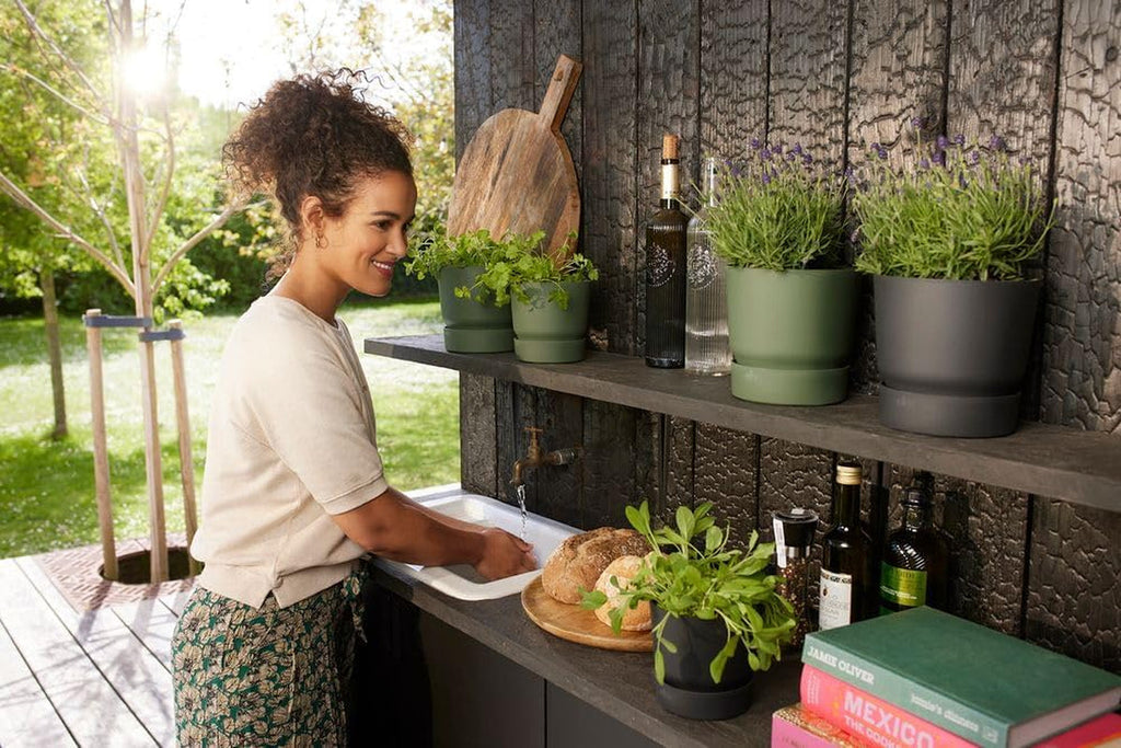 elho Greenville Round 16 - Ghiveci pentru flori pentru interior și exterior - Ghiveci cu auto-udare - 100% plastic reciclat - Ø 16,0 x H 15,3 cm - Verde/Verde frunză