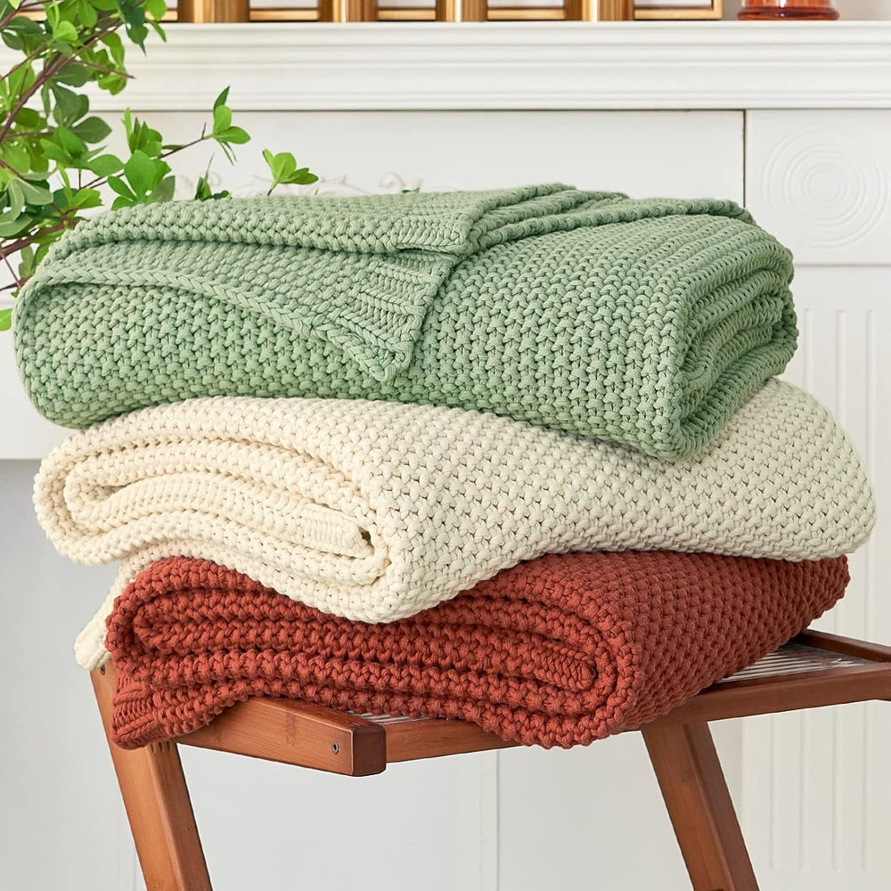 Chunky knit throw blanket, Lightweight, Beige, 100% organic cotton, Blanket for sofa, couch, bed, child, children's room, Rustic, Shabby chic, Modern farmhouse, 152.4 X 203.2 cm, Including laundry bag Beds and Blankets Longhui bedding Rust 51"X63"