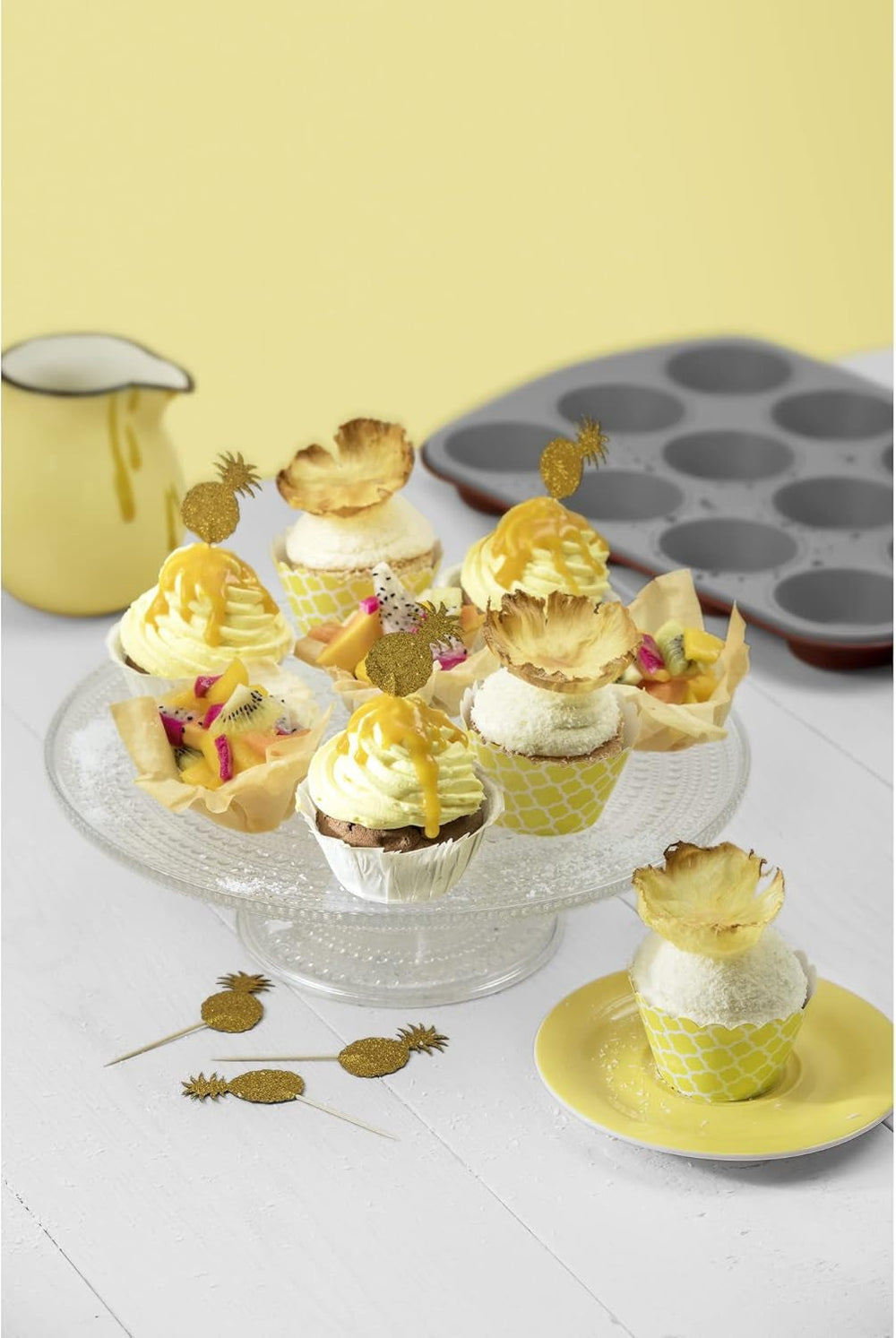 Original Kaiser Classic plus Muffinform Für 12 Muffins, Muffinform Blech 38X27 Cm, Antihaftbeschichte, Standardgröße, Cupcake Formen, Muffin Backform, Rot Molds and baking trays Naty Shop