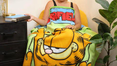 Silver Buffalo Garfield pătură pentru agățat, fleece, 114.3 X 152.4 cm Paturi si Cuverturi Silver Buffalo