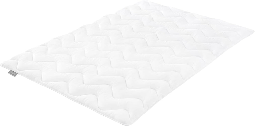 Traumnacht plapumă ușoară de vară 155X220 Cm, plapumă antialergică, special pentru vară, cu husă confortabilă din microfibră moale, certificată Oeko Tex, produsă în conformitate cu standardul de calitate german Plapumi si pilote Naty Shop