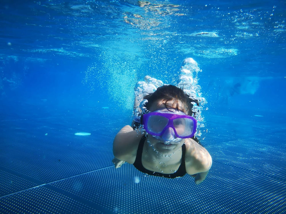 Disposable Swim Diapers Size 7 - 36 Pieces - Discreet, Breathable and Skin Friendly - Baby Swim Diapers - Provides Safety While Swimming - 18-30kg