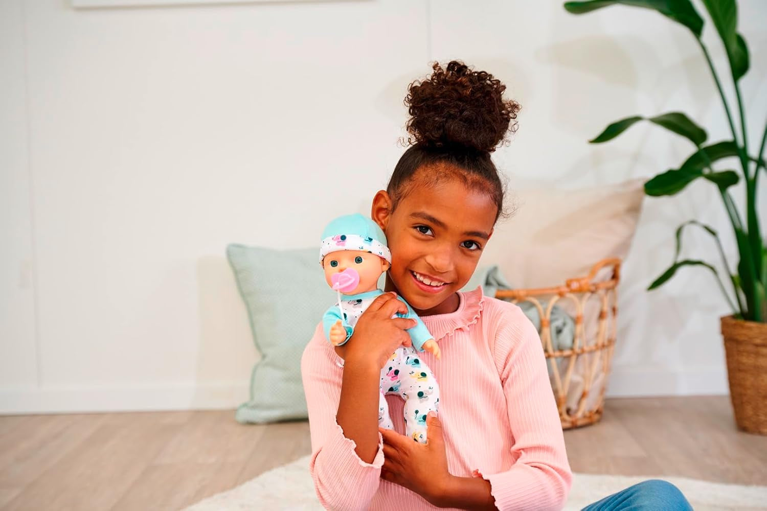 New Born Baby Little Elephant, păpușă din vinil cu funcție de băut și hrănit, biberon și suzetă, 30 cm, de la 2 ani Papusi Naty Shop