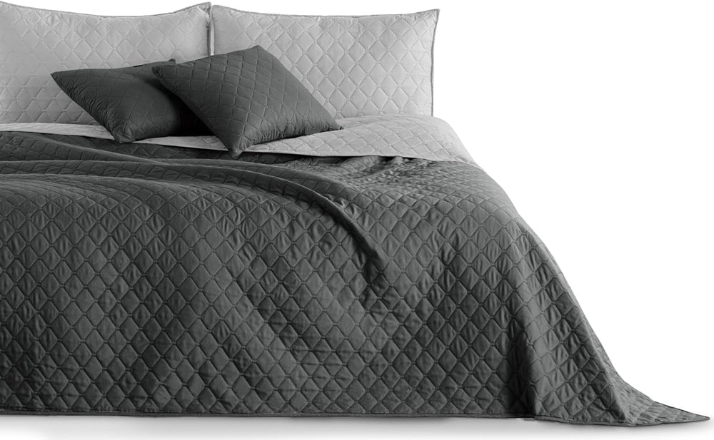 Decoking Bedspread 200 X 220 Cm Graphite Anthracite Silver Gray Two-sided bedspread easy to maintain Axel Beds and Blankets Besuche den DecoKing-Store Axel Graphite Silver 200 X 220 Cm