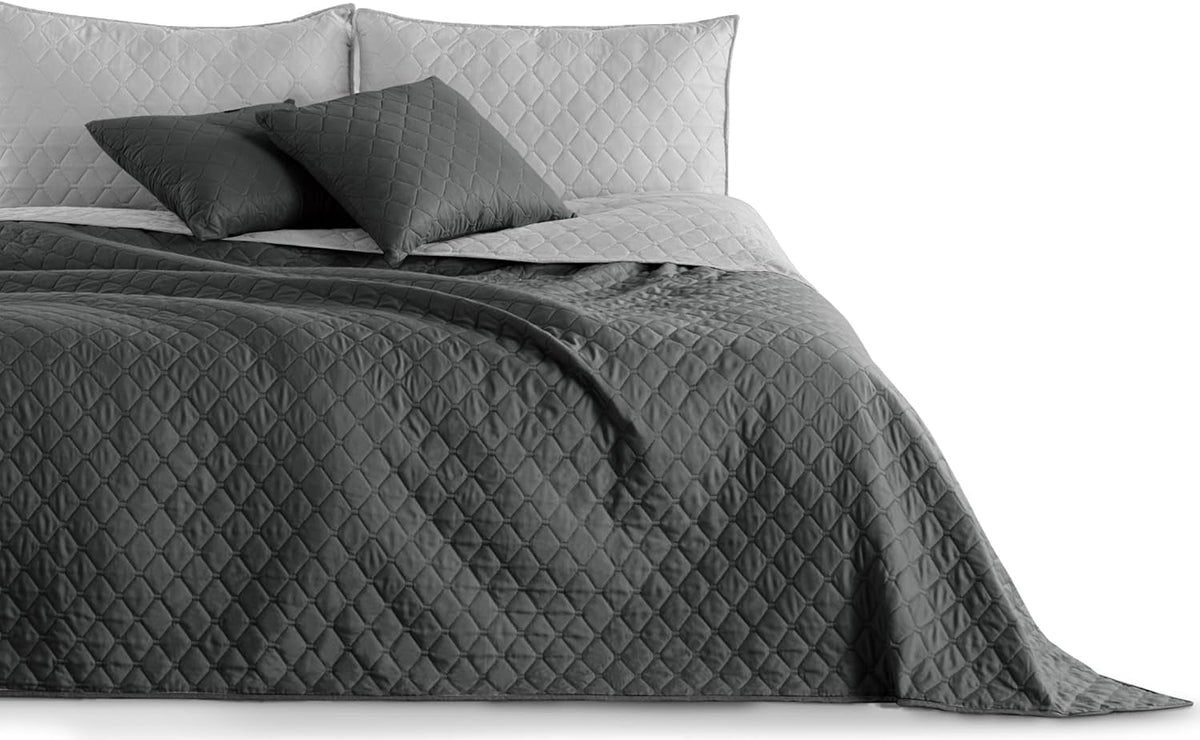 Decoking Bedspread 200 X 220 Cm Graphite Anthracite Silver Gray Two-sided bedspread easy to maintain Axel Beds and Blankets Besuche den DecoKing-Store Axel Graphite Silver 200 X 220 Cm