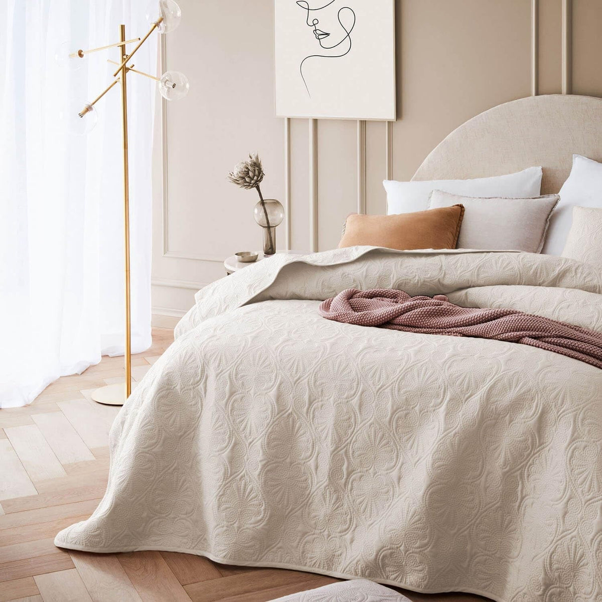 ROOM99 Leila Elegant bedspread in cream 240 X 260 Cm Versatile bedspread as a bedspread or sofa Throw blanket for bed and sofa Blanket style Ideal as a bedspread Beds and Blankets Beuche den ROOM99-Store Cream 240X260