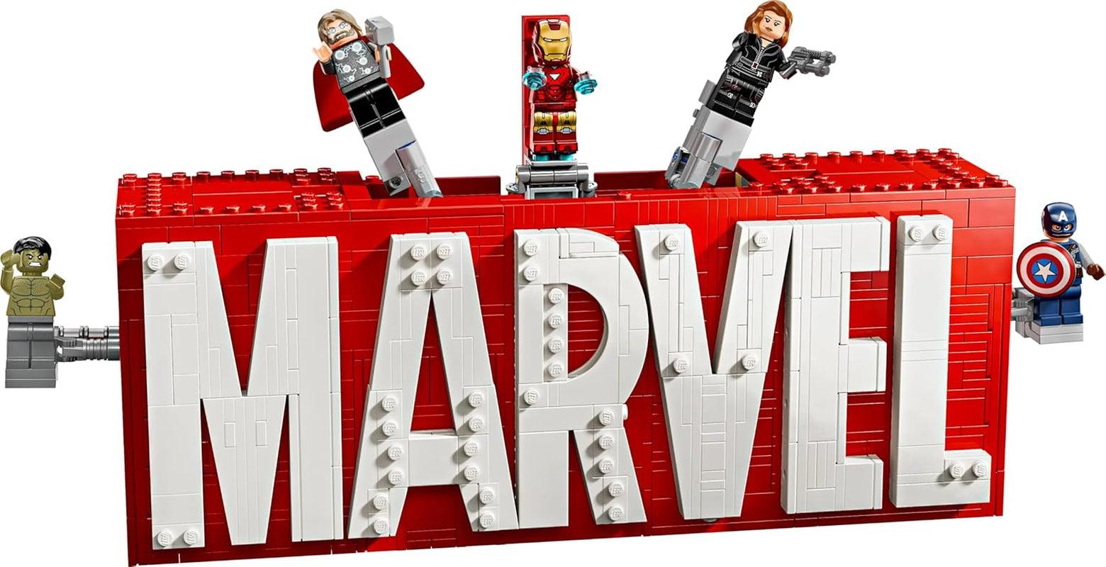 LEGO Marvel: Marvel logo and minifigures - Hulk, Thor, Iron Man, Black Widow and Captain America collection set - Avengers figure building set - Gift for boys and girls 12 years and up 76313 Building sets Beuche den LEGO-Store