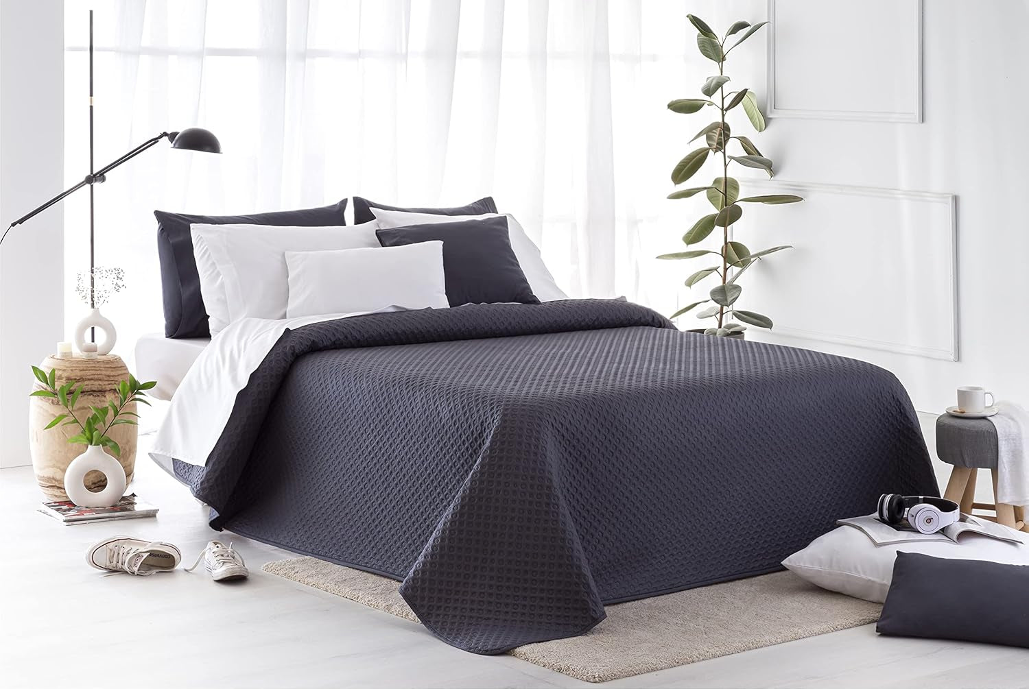 Todocama Fine Boutique bedspread with piqué pattern, for spring, summer, autumn and winter, 100% super soft microfiber, multifunctional blanket, 140/150/160-250 X 260 cm, light gray Beds and Blankets Besuche den Todocama-Store Dark gray 200 X 260 Cm