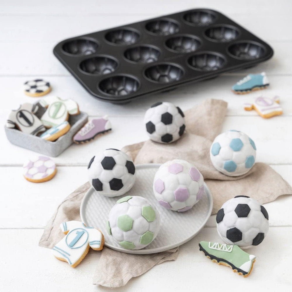 Zenker 12Er Muffinform – Muffinbackblech Für Muffins Und Cupcakes Aus Der Serie Soccer Baking– Hitzebeständiges 12Er Muffinblech Mit Antihaftbeschichtung, Schwarz Molds and trays for baking Naty Shop