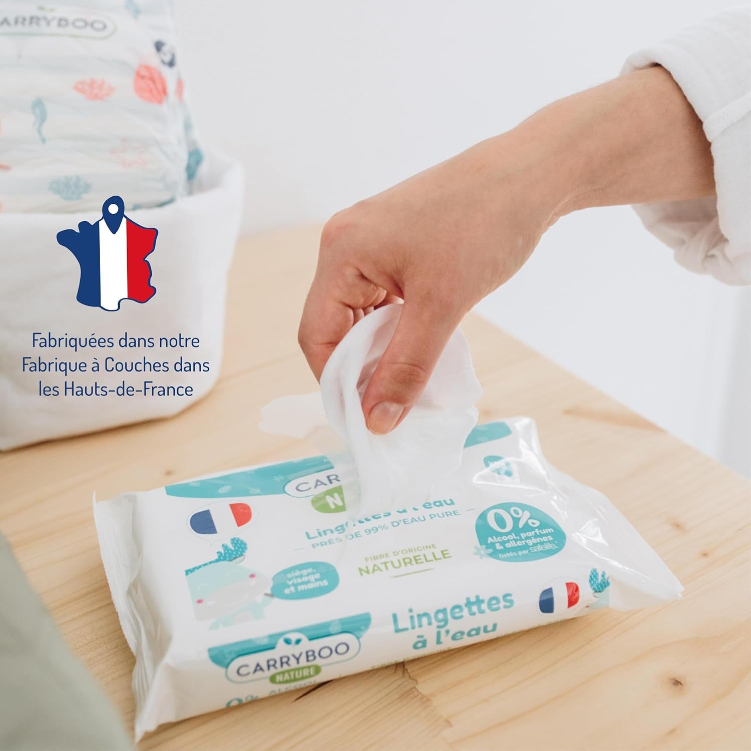 Baby wet wipes with water - fragrance and allergen free - 9 pieces - normal and sensitive skin - cleans and soothes - 100% natural fibers - made in France - 522 wipes