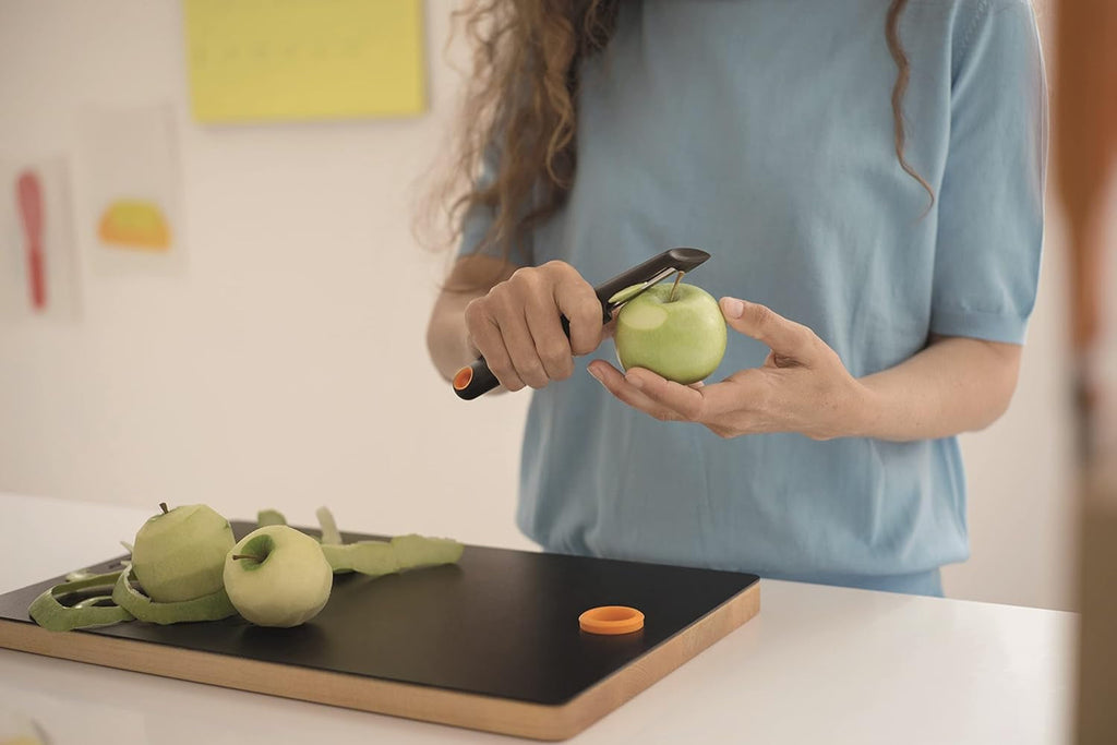 Fiskars Peeler cu lamă mobilă, lungime: 18 cm, oțel/plastic Naty Shop