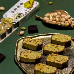 Artisanal chocolate pistachio turrón, 200g, creamy texture, superior quality, fine ingredients, authentic taste, the most expensive turrón in the world