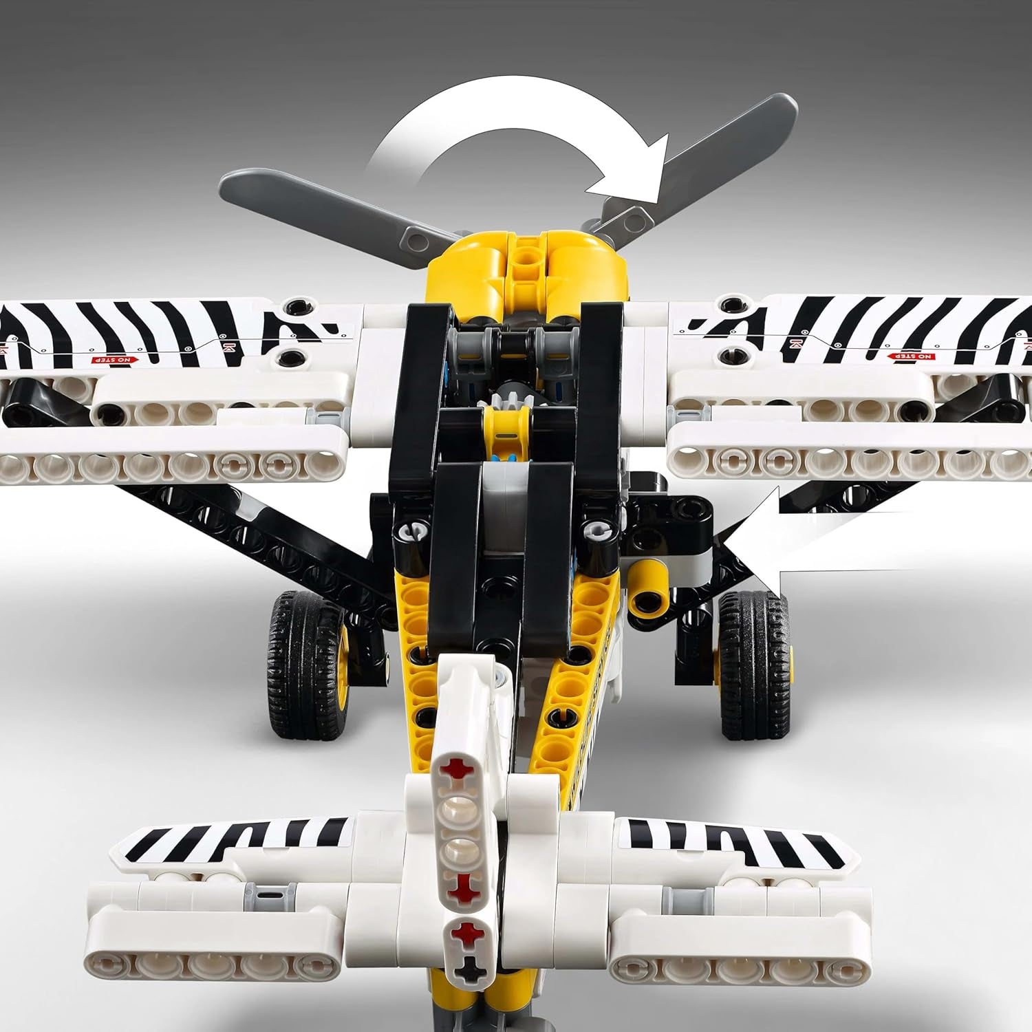 LEGO Technic Propeller Airplane Building Toy for Kids Gift for Boys and Girls 8 Years Old 4-Cylinder Piston Engine Rotating Propeller Airplane Model 42198 Building Sets Besuche den LEGO-Store