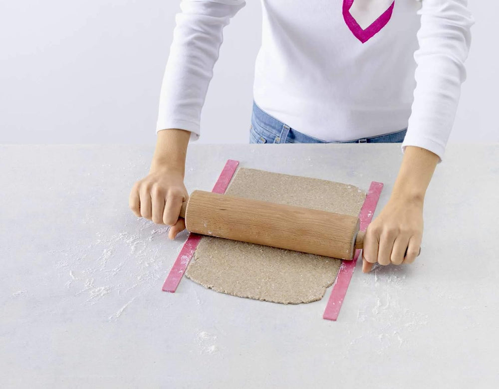 Betty Bossi Cracker Roller, the ideal Kitchen Gadget for making Knäckebrot und Crackern für raffiniertes Fingerfood. Teigschneider mit tollen Rezeptideen.