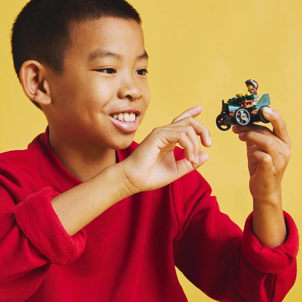 LEGO City Airplane Vs. Hospital Bed Race Car Set - Soapbox toy for boys and girls from 5 years - Building set with 2 minifigures - Birthday and holiday gift 60459 Building sets Besuche den LEGO-Store