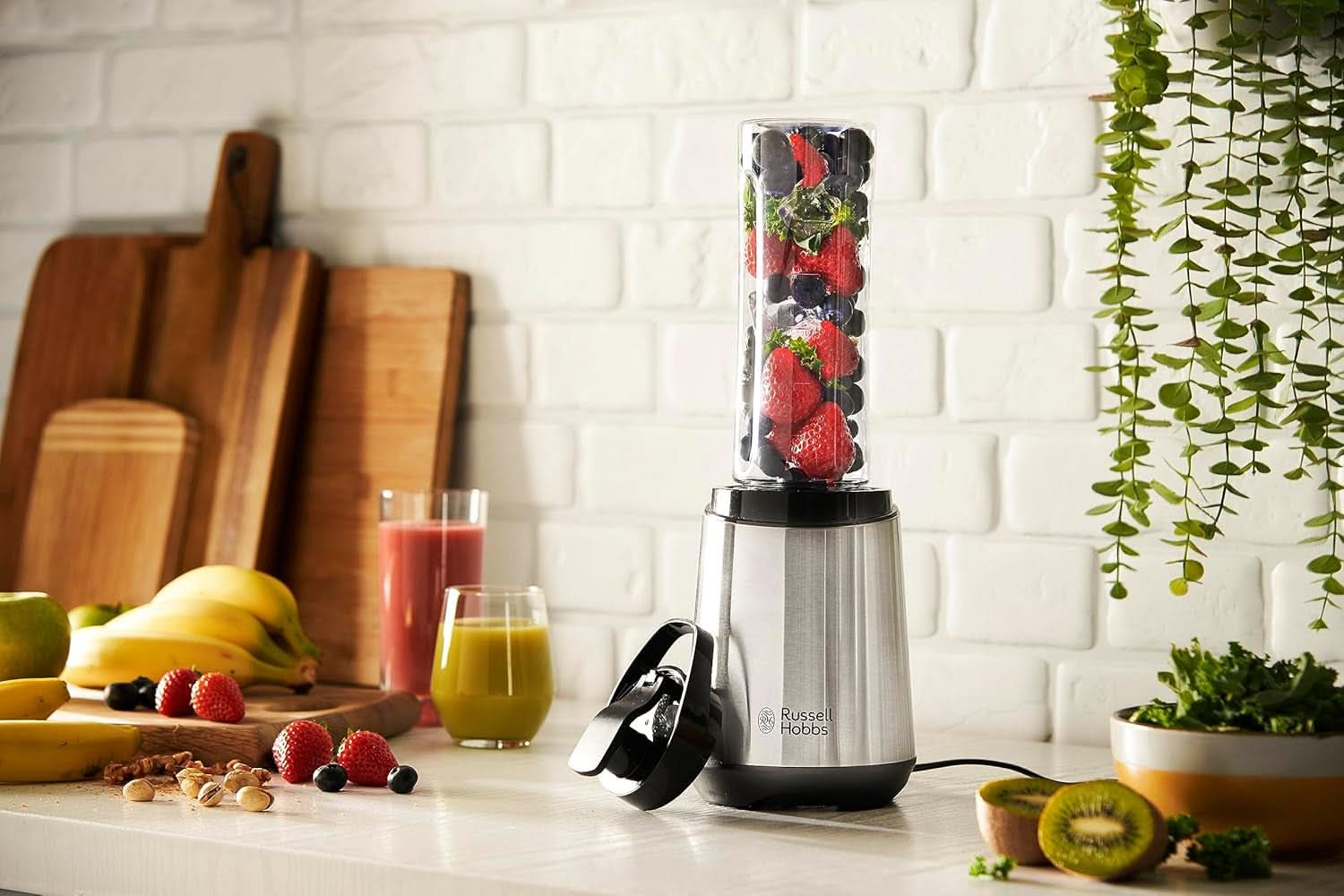 Russell Hobbs Mixer - Standmixer & Smoothie Maker to Go [23,500 U/Min Power-Motor] Inkl. 1X Mixbehälter 600Ml (Bpa-Frei, Spülmaschinen- & Bruchfest Inkl. Deckel) Zerkleinerer, Edelstahl, 23472-56 Kitchen Naty Shop