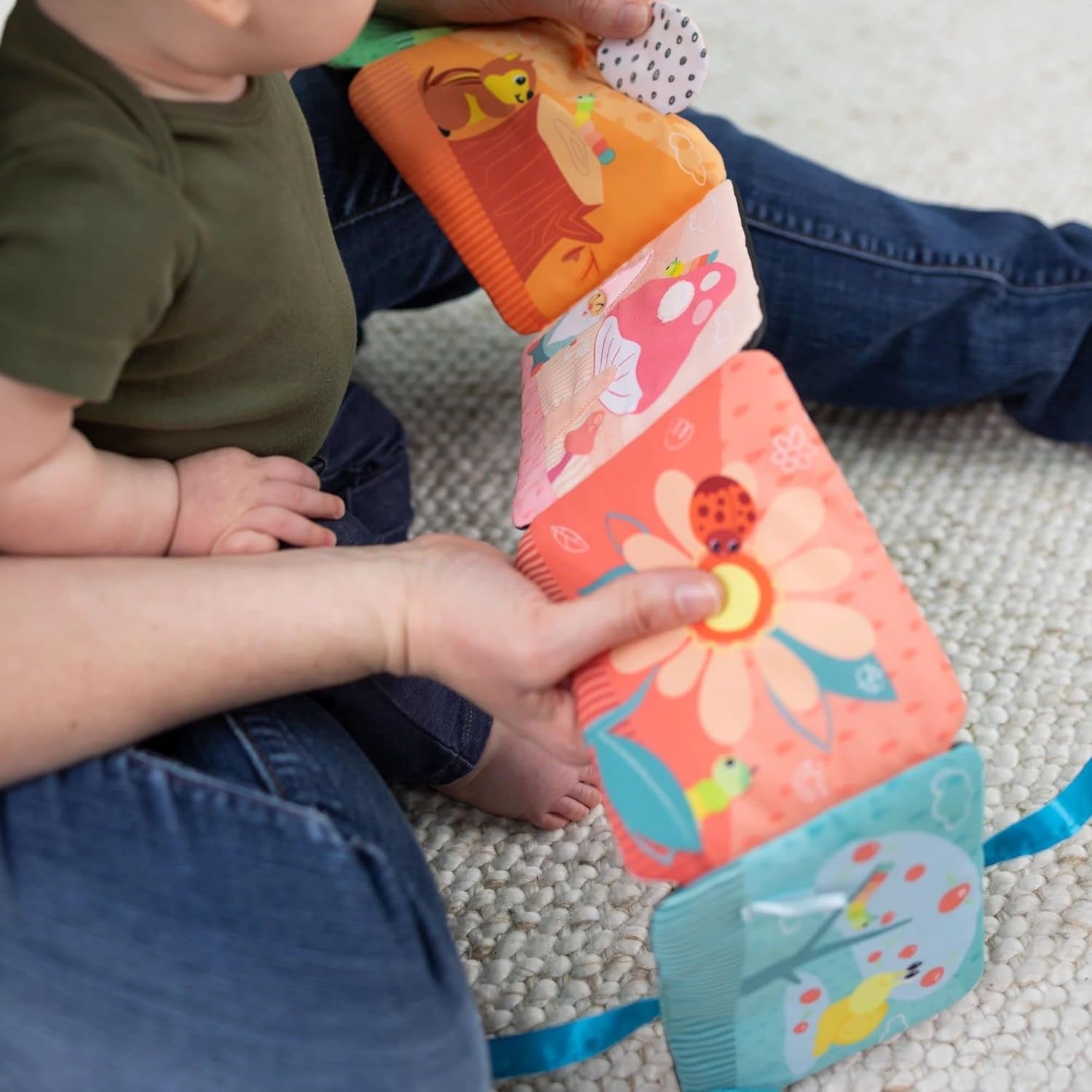 Lamaze Călătorie cu omizi colorate, jucărie pentru nou-născuți, jucărie senzorială pentru bebeluși cu culori și sunete, jucărie de dezvoltare pentru băieți și fete de la 6 luni, L27463 Jucarii Bebe Naty Shop