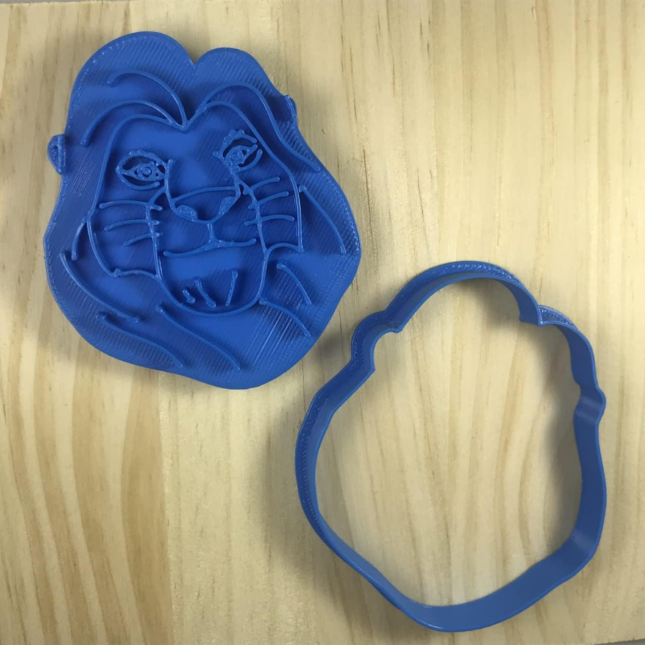 Inspirație pentru tăietoare de biscuiți Mufasa Regele Leu, albastră