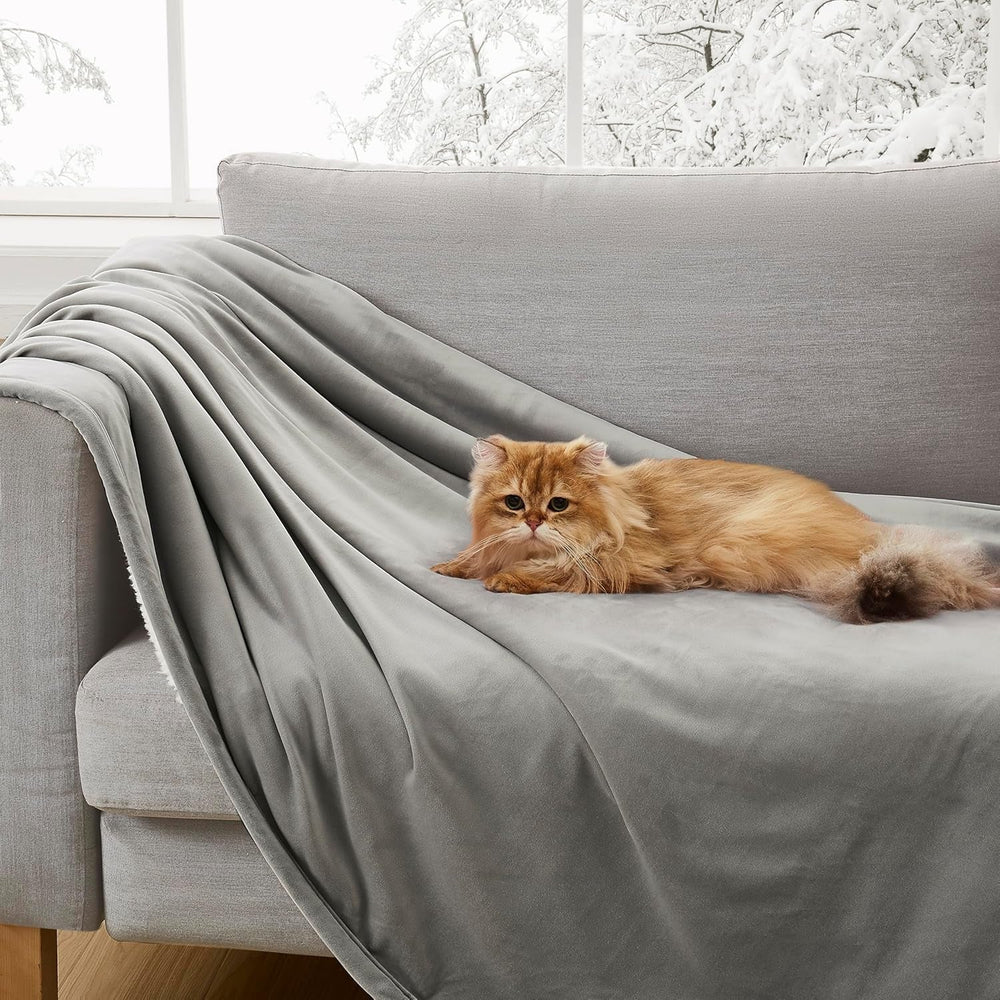 UGG 01465 Bliss Sherpa Throw Blanket Fully Reversible for Couch or Bed Machine Washable Easy Care Soft Plush Oversized Luxury Blankets 178 X 127 cm Seal Naty Shop Duvets & Quilts