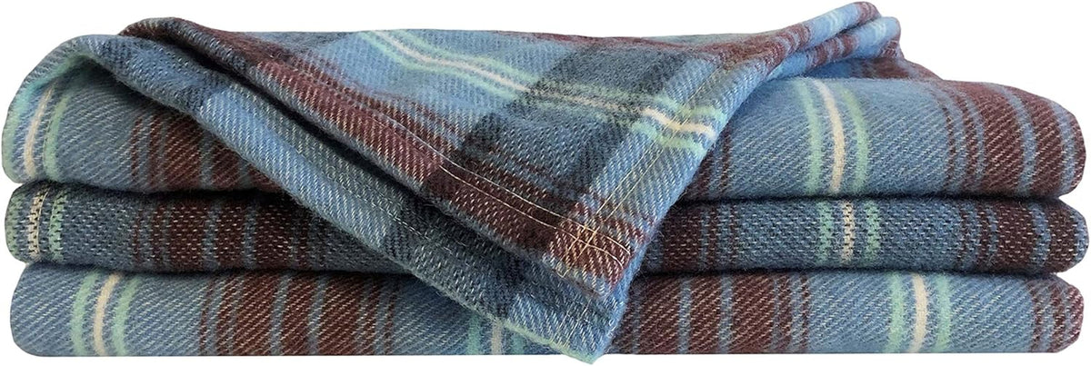 Poyet Motte blanket, wool, eggplant, 220 X 240 Cm Quilts and quilts Naty Shop Default title