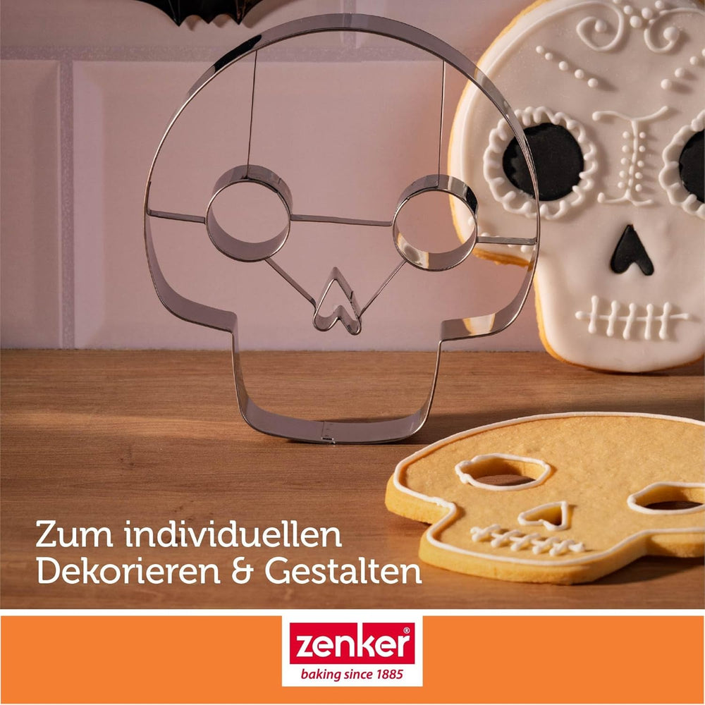 Formă de biscuiți ZENKER XXL cu craniu, argintie